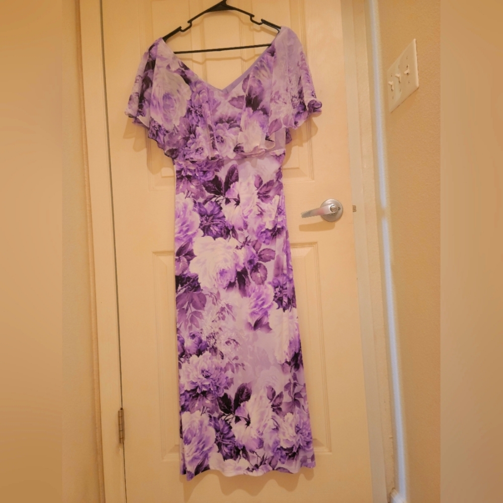 Connected, Size 10, Purple Formal Floral Dress